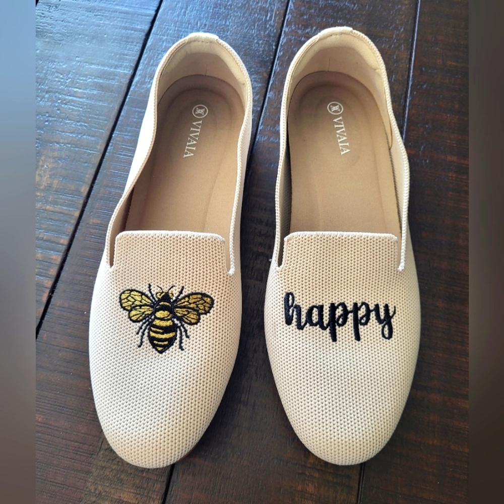 Vivaia Round-Toe Embroidered Loafers (Audrey) Size 9 (EU 40)